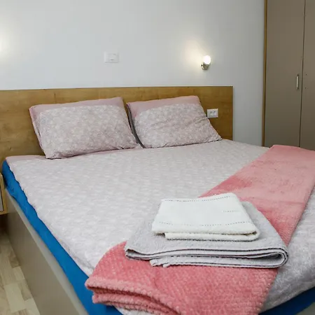 Charming Croatia With Pool And Mountain Views * Vrsi