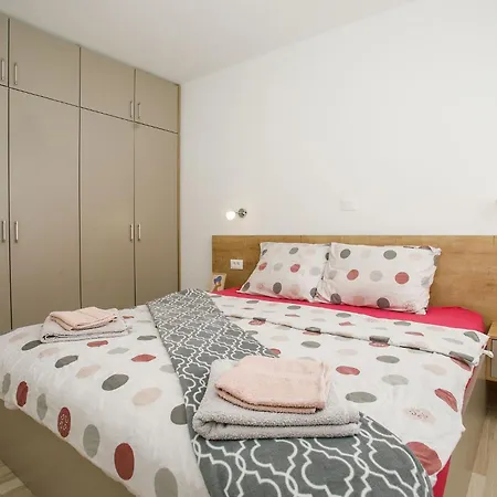 Διαμέρισμα Charming Croatia With Pool And Mountain Views Vrsi