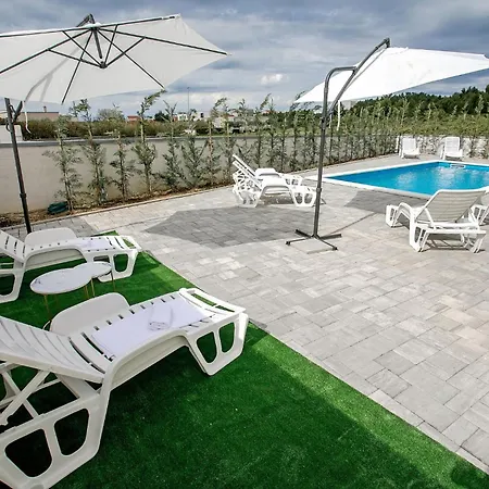 Charming Croatia With Pool And Mountain Views Διαμέρισμα Vrsi